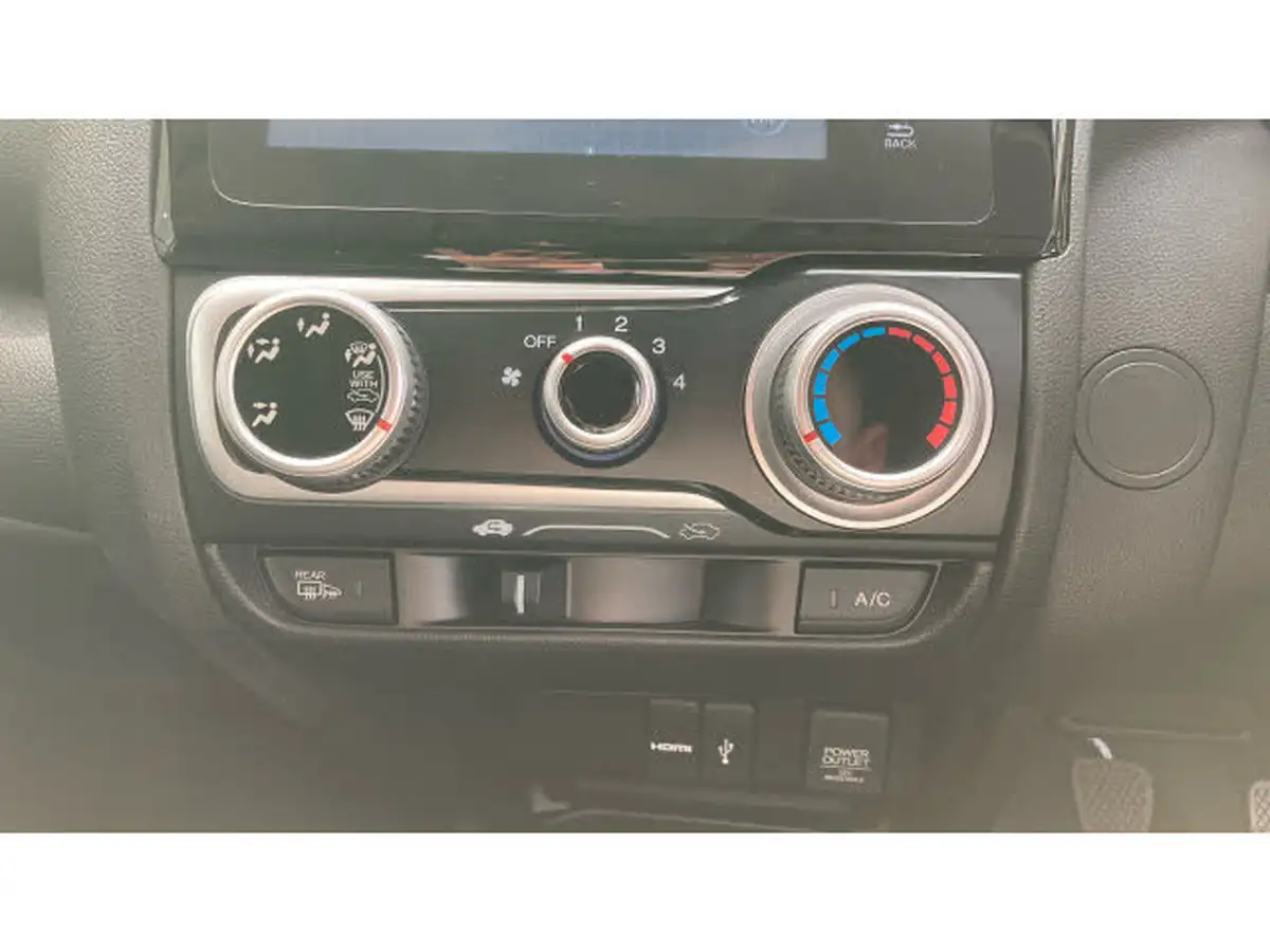 2016-honda-jazz-13-i-vtec-se-big-33