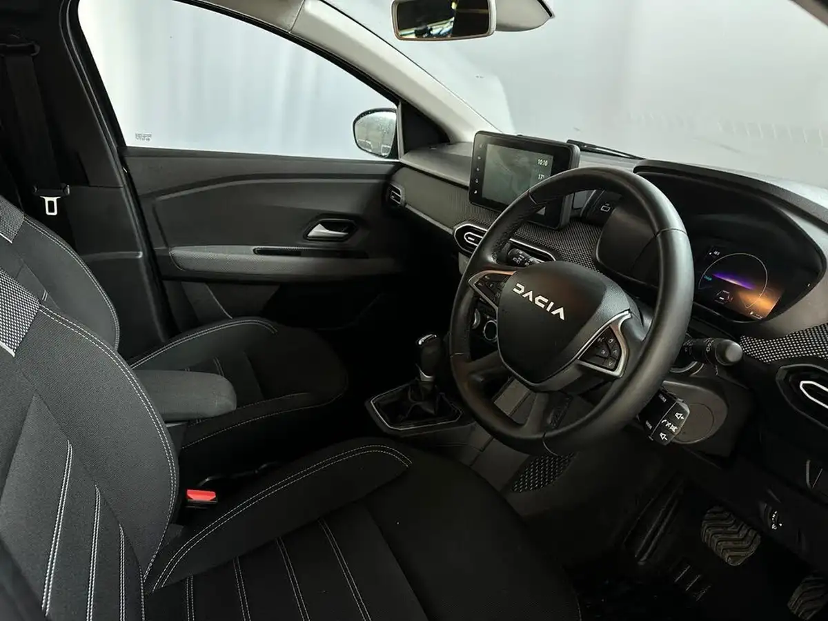 2024-dacia-jogger-16-tce-expression-big-9