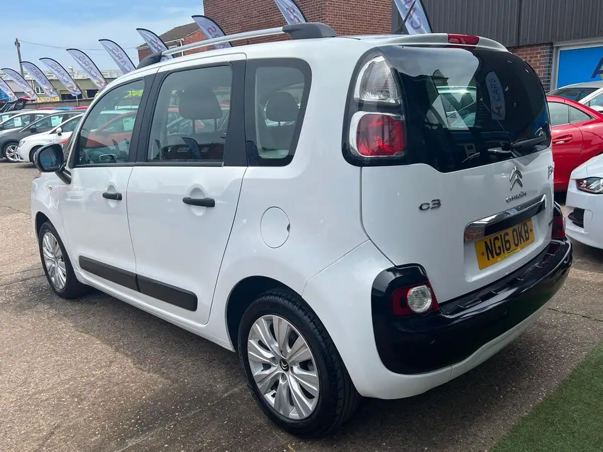 2016-citroen-c3-picasso-16bluehdi-edition-big-45