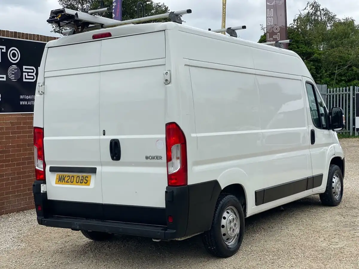 2020-peugeot-boxer-20-bluehdi-professional-335-l2h2-big-3