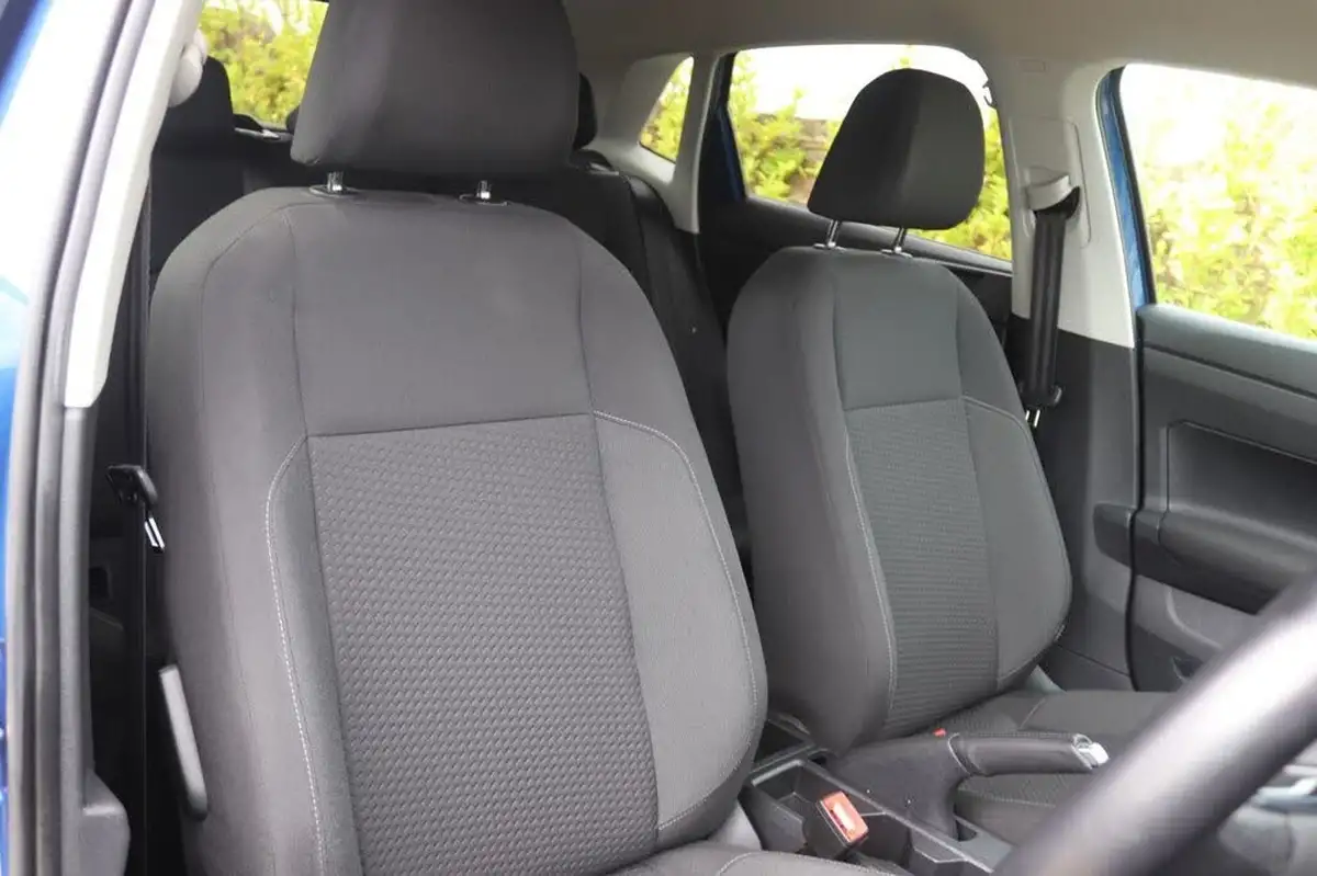 2021-volkswagen-polo-10-tsi-match-big-24