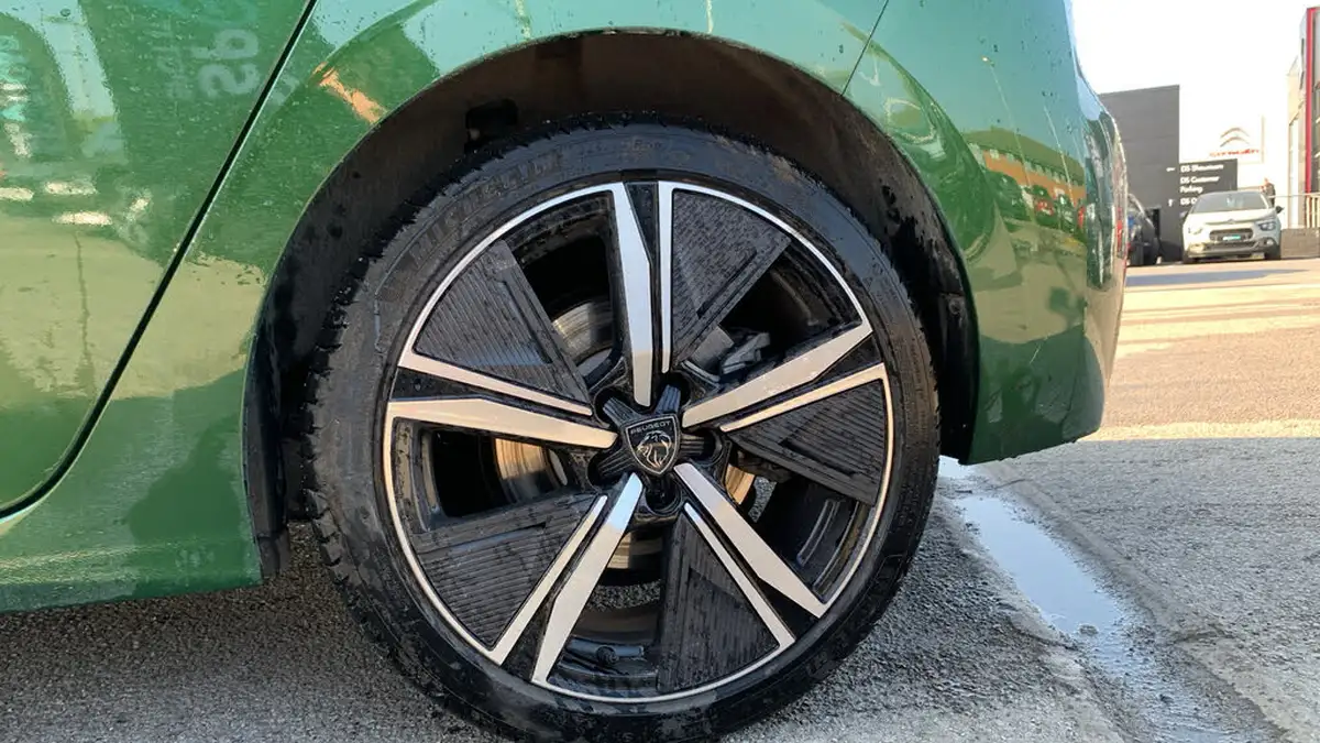 2024-peugeot-308-16-puretech-gt-180ps-big-14