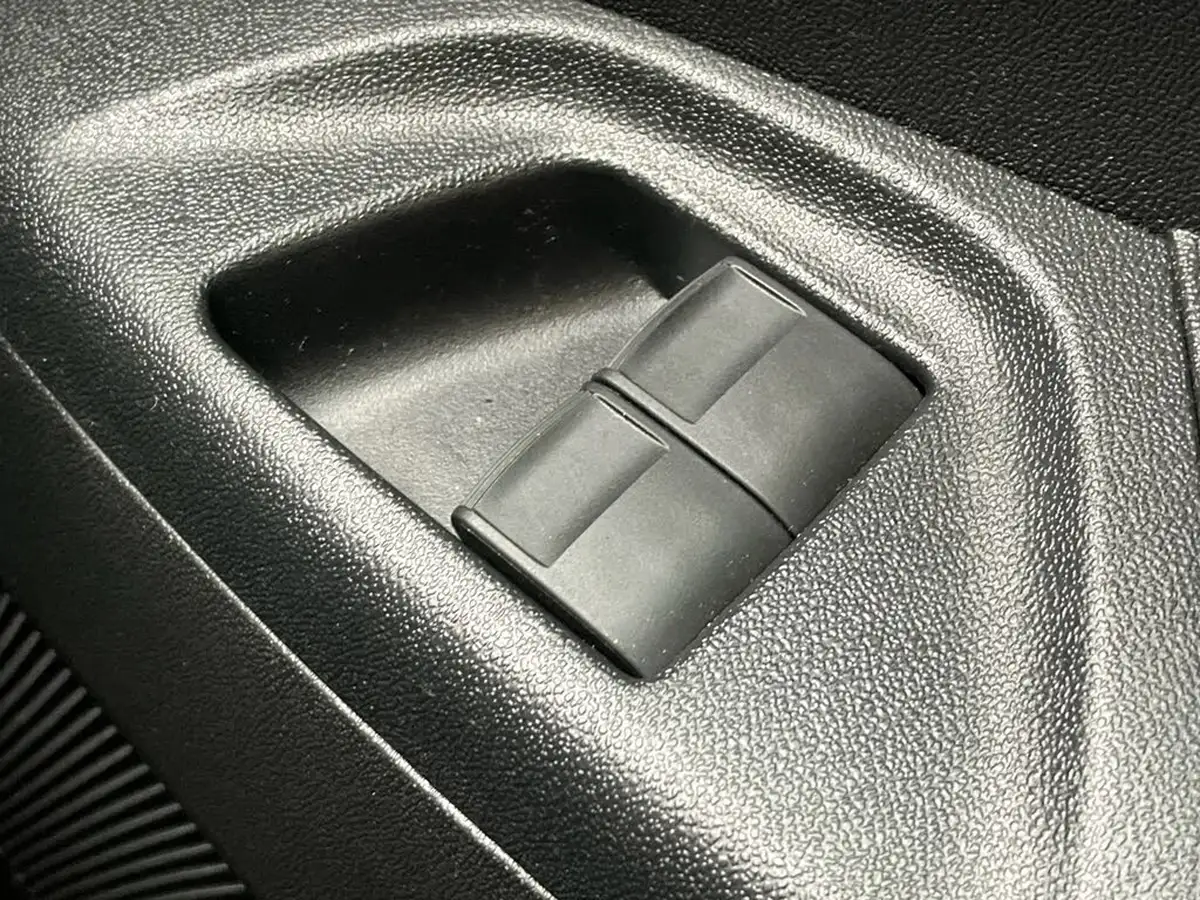 2020-citroen-c1-10-vti-flair-ss-5d-big-20