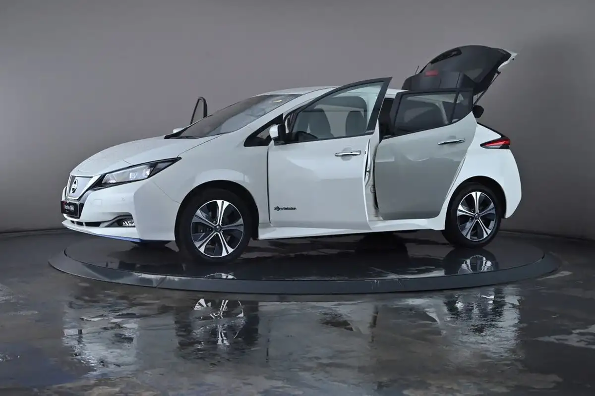 2020-nissan-leaf-e-e-tekna-big-41