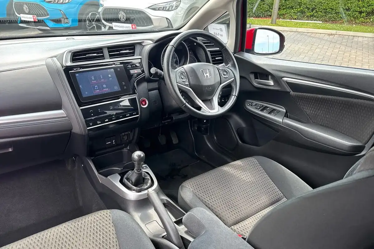2018-honda-jazz-13-i-vtec-ex-big-1