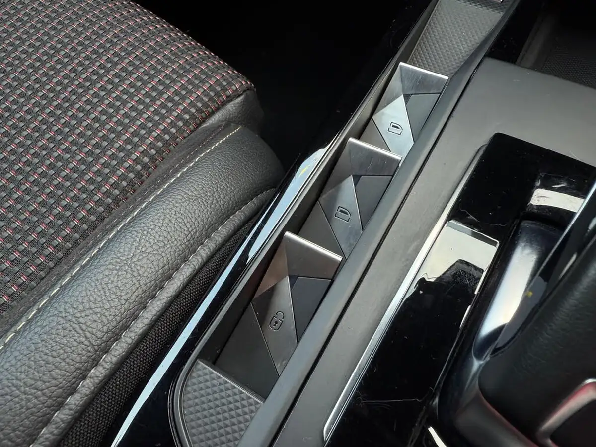 2019-ds-ds-3-crossback-12-puretech-performance-line-155ps-eat8-big-51