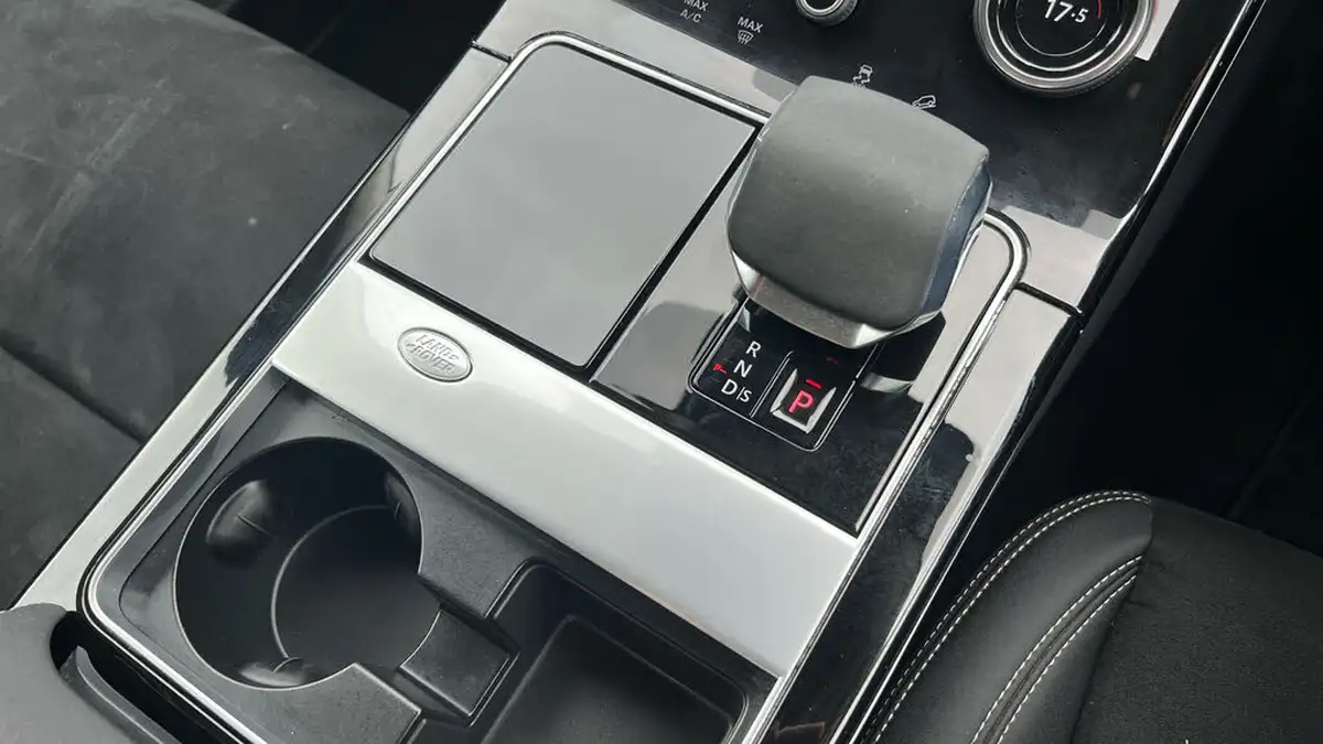 2022-land-rover-range-rover-velar-20-d200-velar-big-12