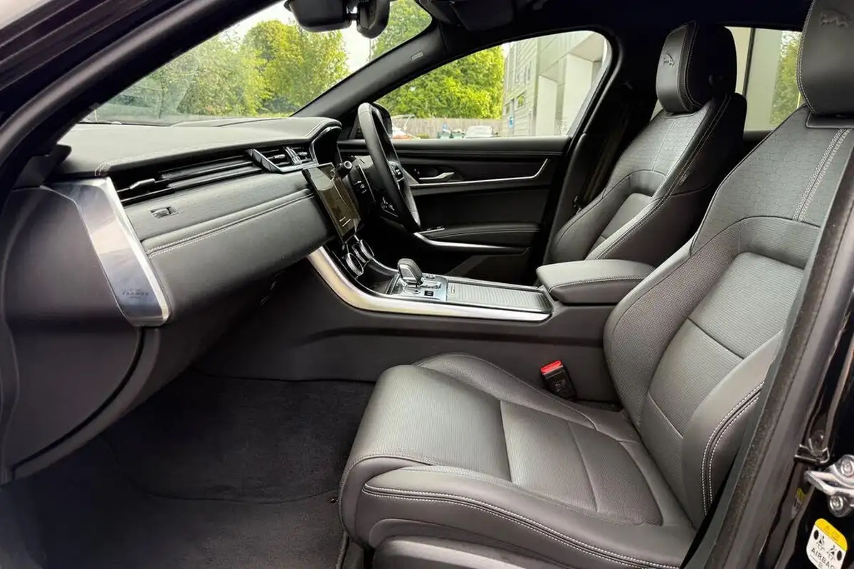 2024-jaguar-xf-20-p300-300-sport-saloon-4d-big-9