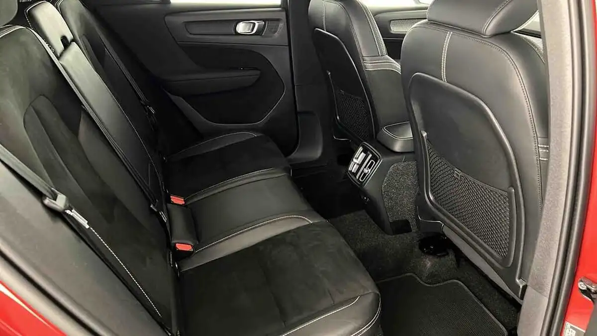 2021-volvo-xc40-15-t3-r-design-161bhp-big-13