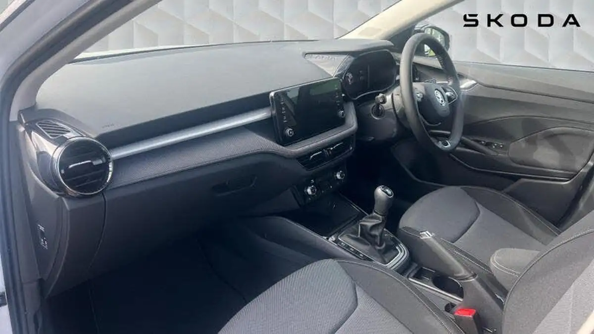 2024-skoda-fabia-10-tsi-colour-edition-116ps-big-1