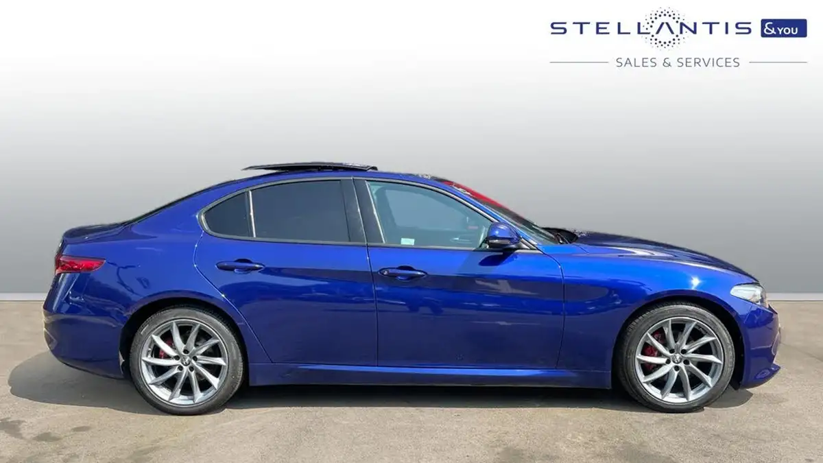 2022-alfa-romeo-giulia-20-sprint-197bhp-big-1
