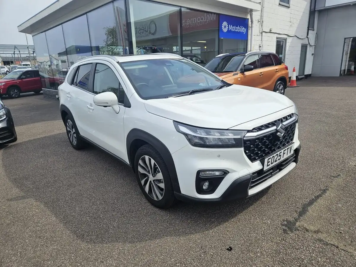 2025-suzuki-s-cross-15-ultra-allgrip-big-0