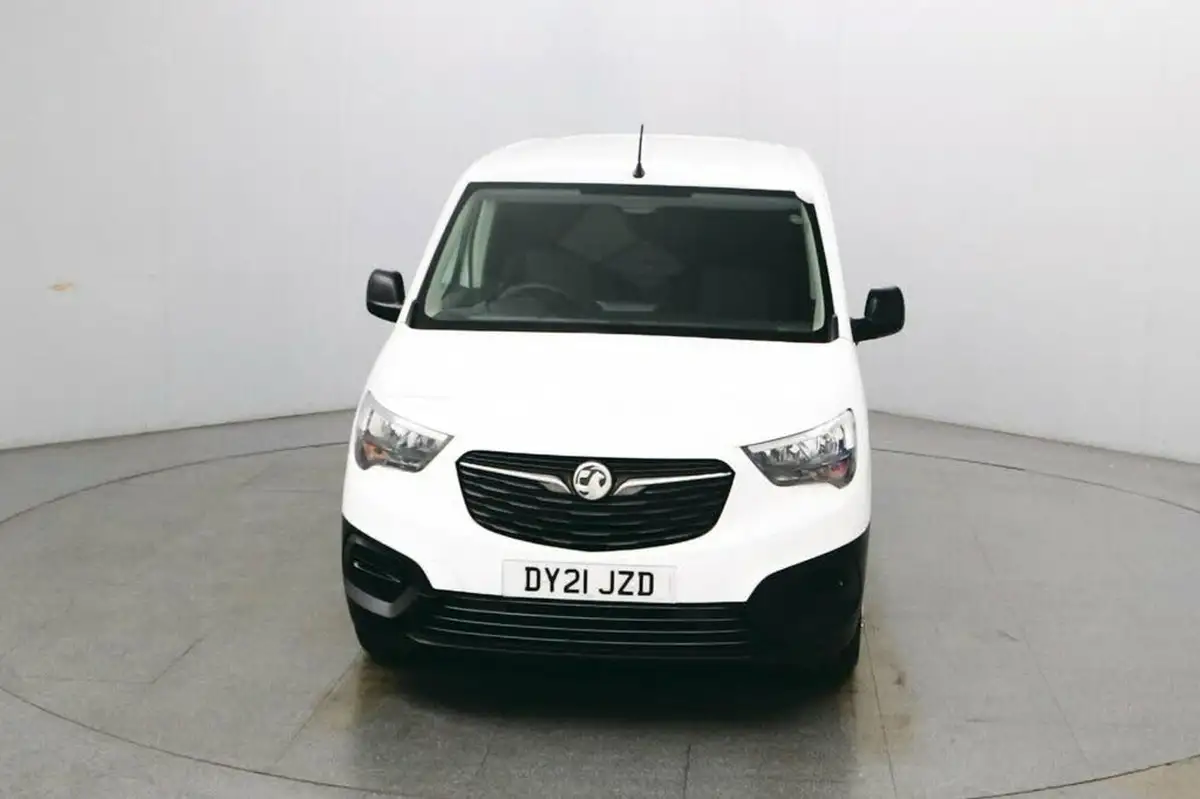 2021-vauxhall-combo-15cdti-dynamic-2300-100pseu6dt-l2h1-panel-big-9