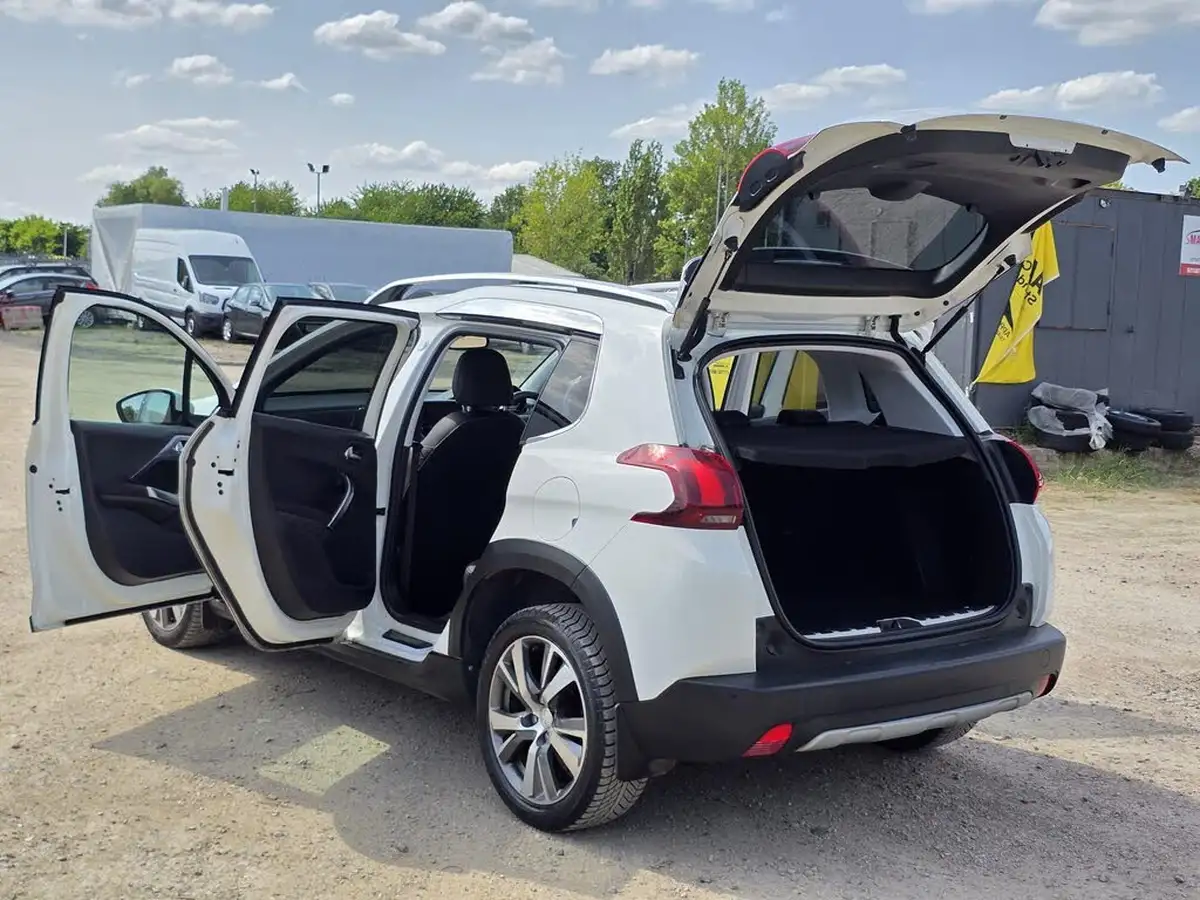 2019-peugeot-2008-suv-12-puretech-allure-110bhp-eat6-big-11