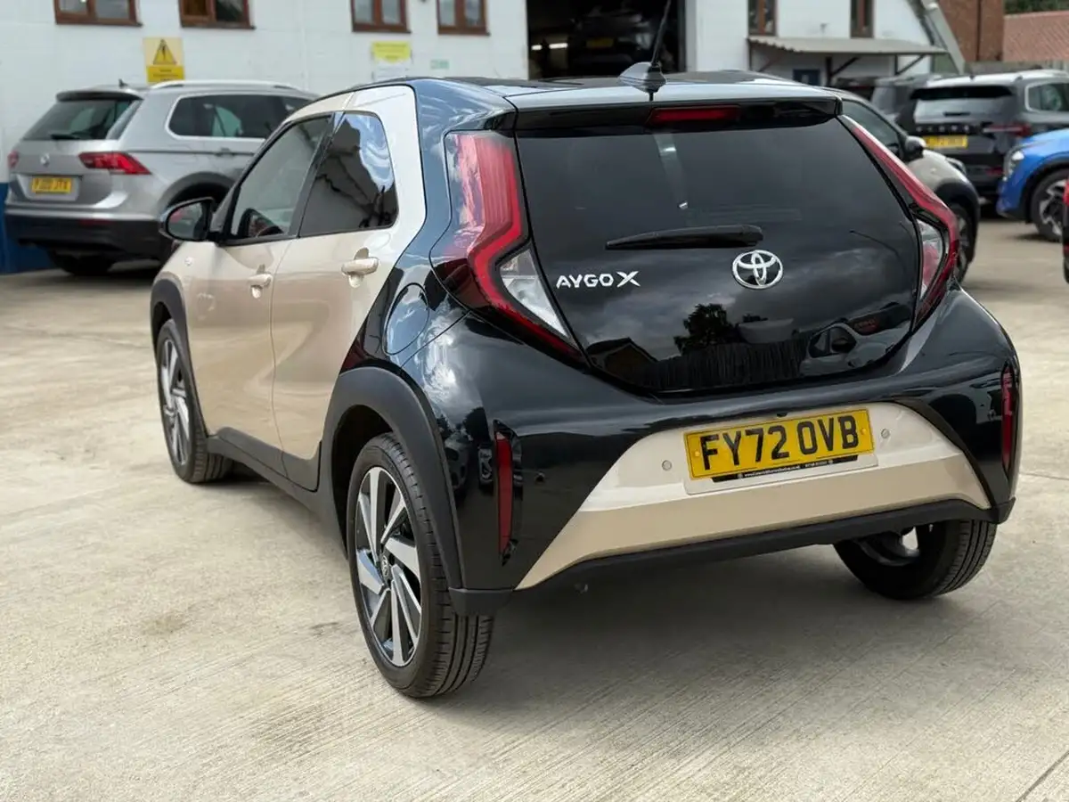 2022-toyota-aygo-x-10-vvt-i-edge-cvt-big-9