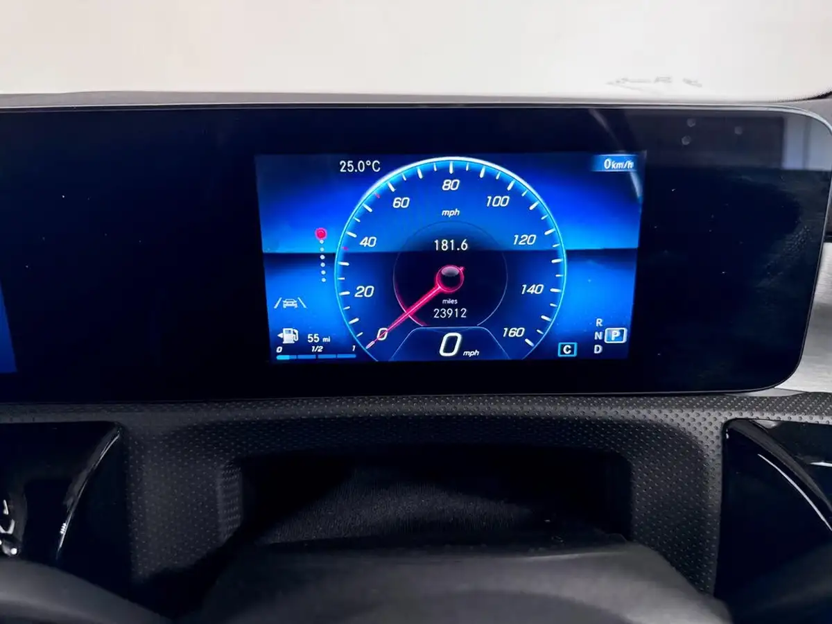 2022-mercedes-benz-cla-13-cla-200-amg-line-shooting-brake-5d-big-33