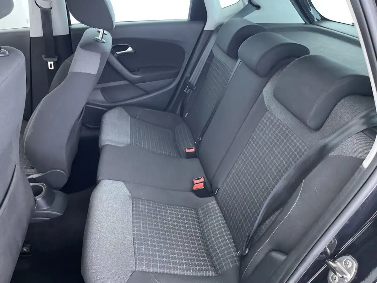 2016-volkswagen-polo-12-tsi-match-5d-big-8