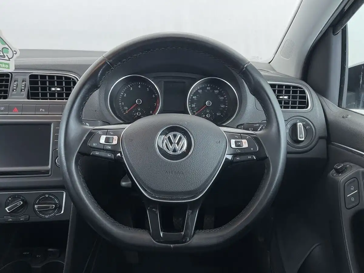 2016-volkswagen-polo-12-tsi-match-5d-big-32