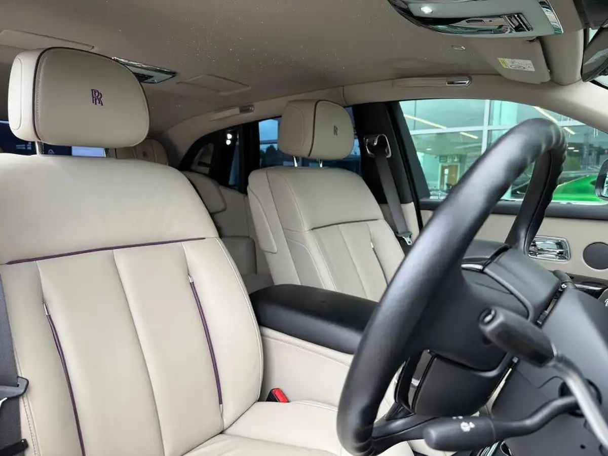 2018-rolls-royce-phantom-67-big-21