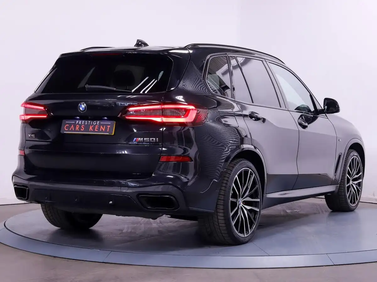 2021-bmw-x5-44-m50i-big-8