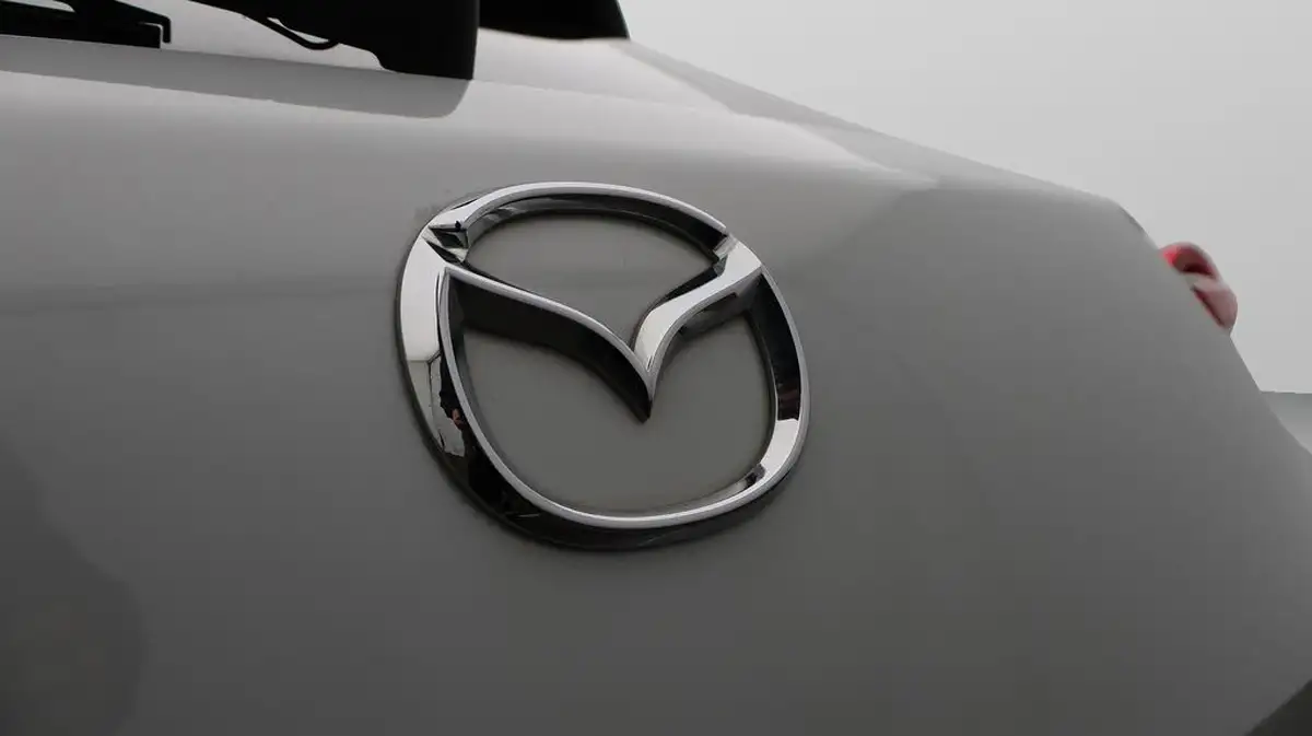 2021-mazda-mx-30-e-first-edition-big-22