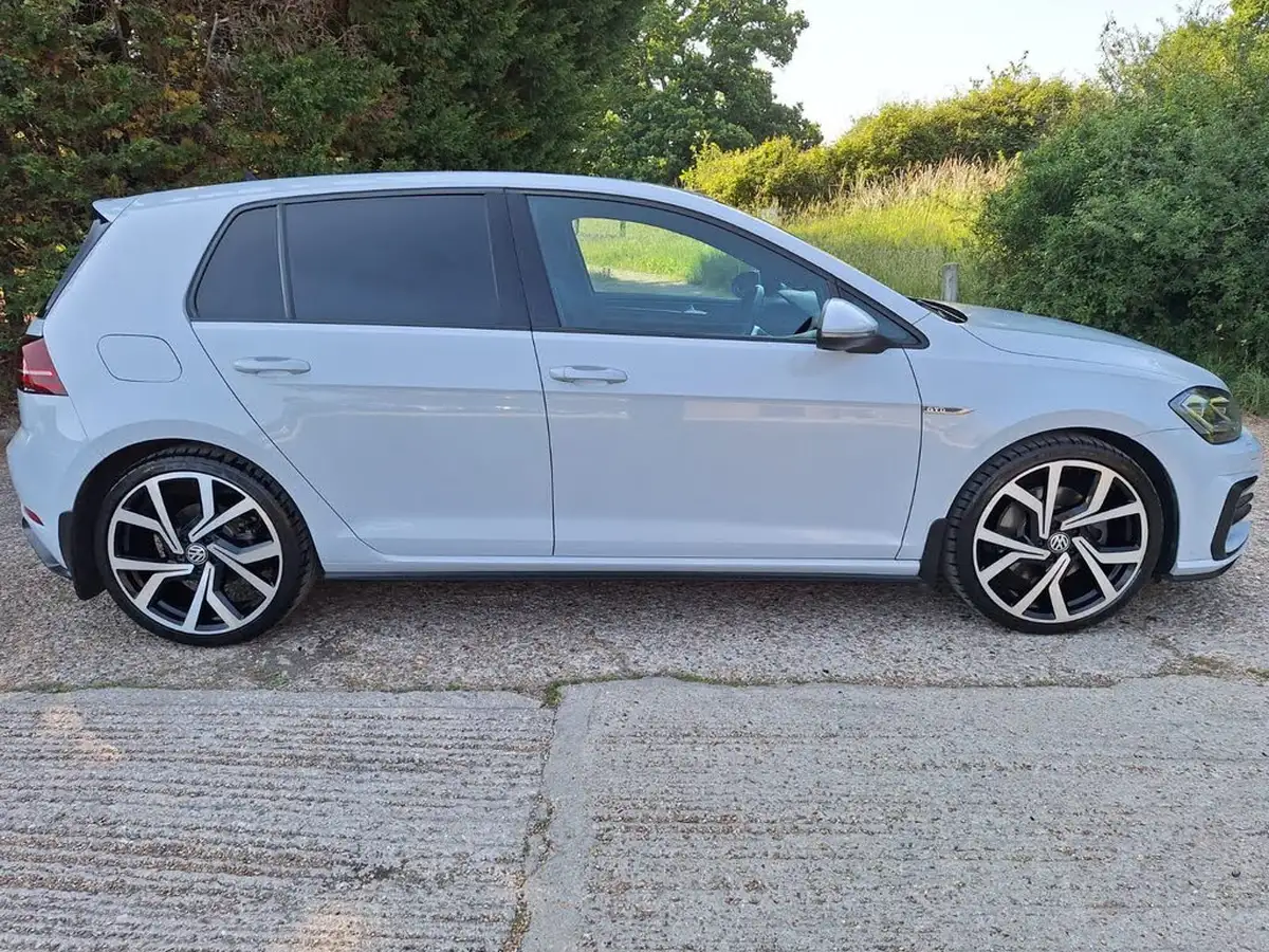 2017-volkswagen-golf-20tdi-gtd-ss-hatchback-5d-big-4