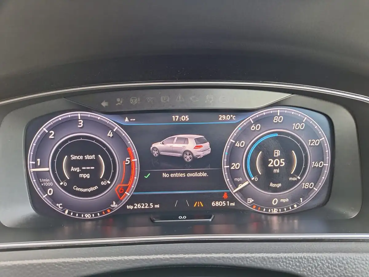2017-volkswagen-golf-20tdi-gtd-ss-hatchback-5d-big-32
