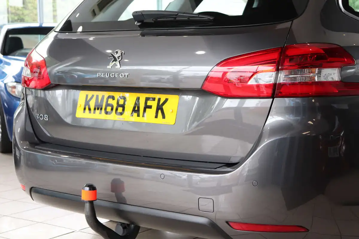 2018-peugeot-308-sw-15-bluehdi-active-15-bluehdi-130bhp-big-77