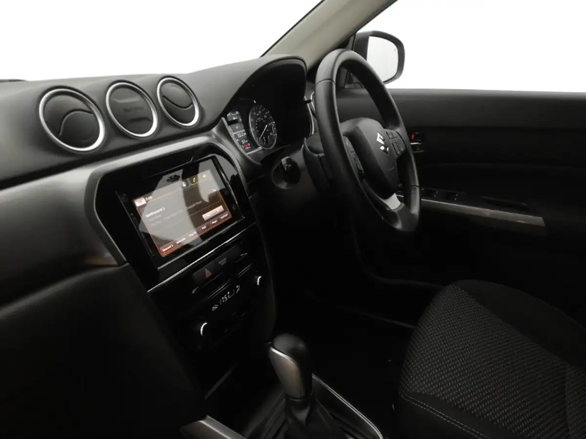 2017-renault-captur-09-dynamique-s-nav-big-4