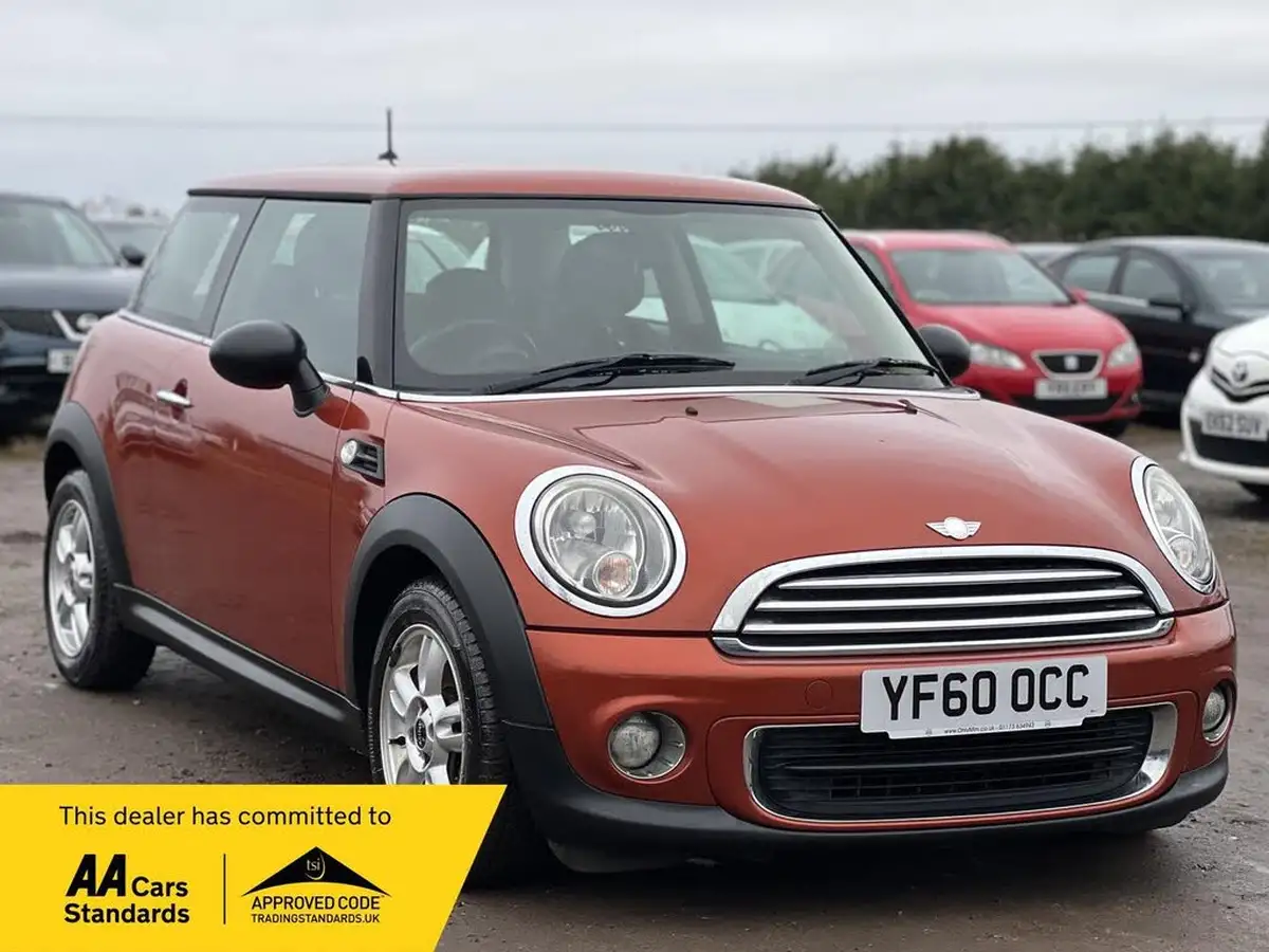 2010-mini-cooper-16-one-98bhp-hatchback-3d-big-0