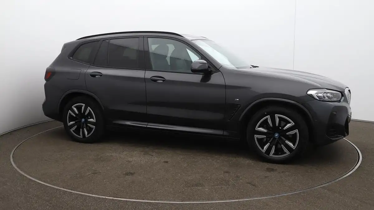 2022-bmw-ix3-e-m-sport-big-50