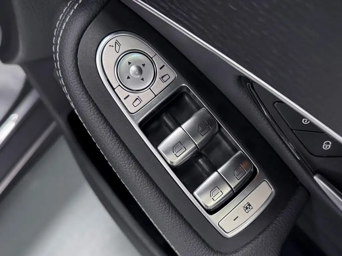 2021-mercedes-benz-glc-class-20d-glc220d-amg-line-station-wagon-5d-1950cc-4matic-plus-big-23