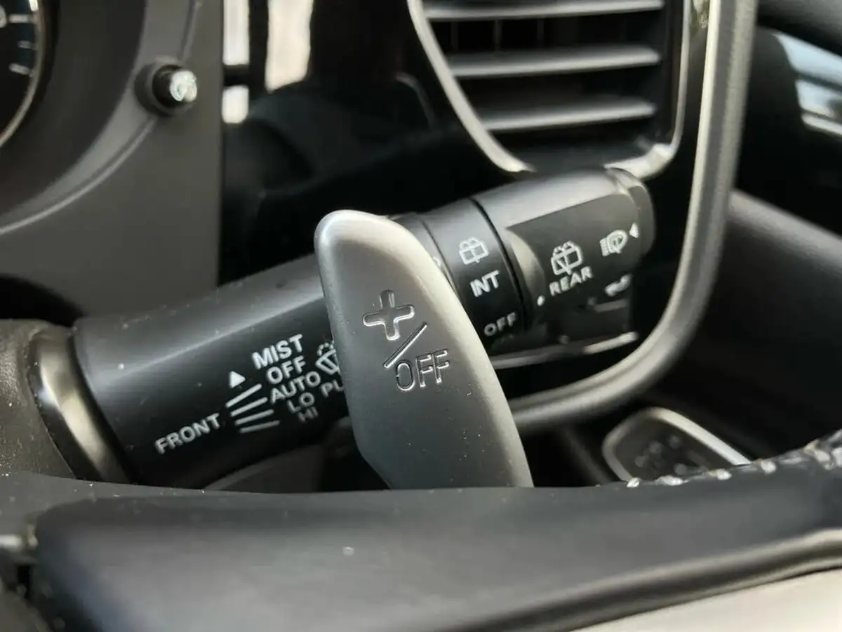 2020-mitsubishi-outlander-24-design-phev-big-35