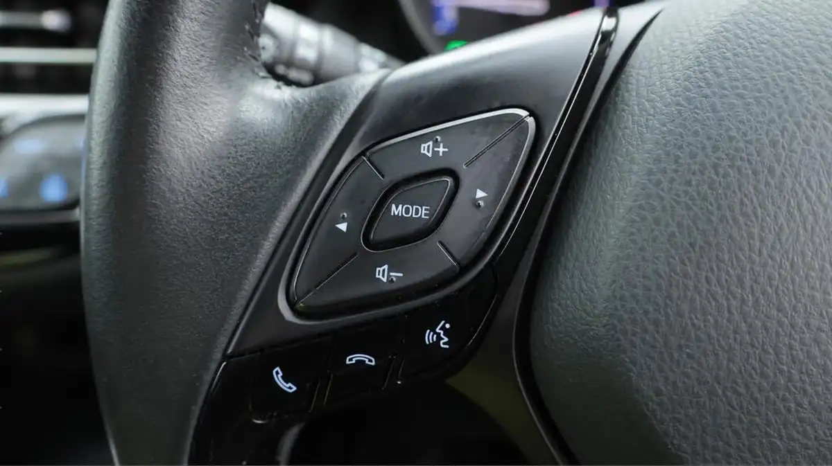 2022-toyota-c-hr-18-vvt-i-icon-big-23