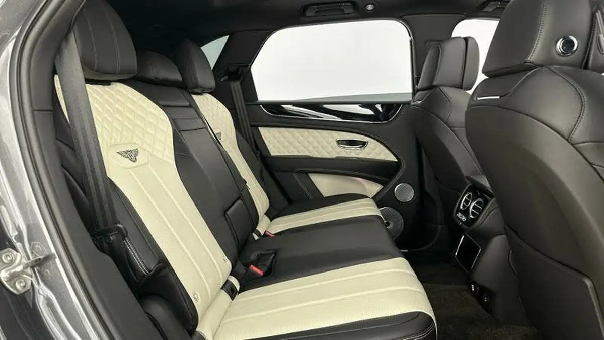 2021-bentley-bentayga-40-v8-big-16