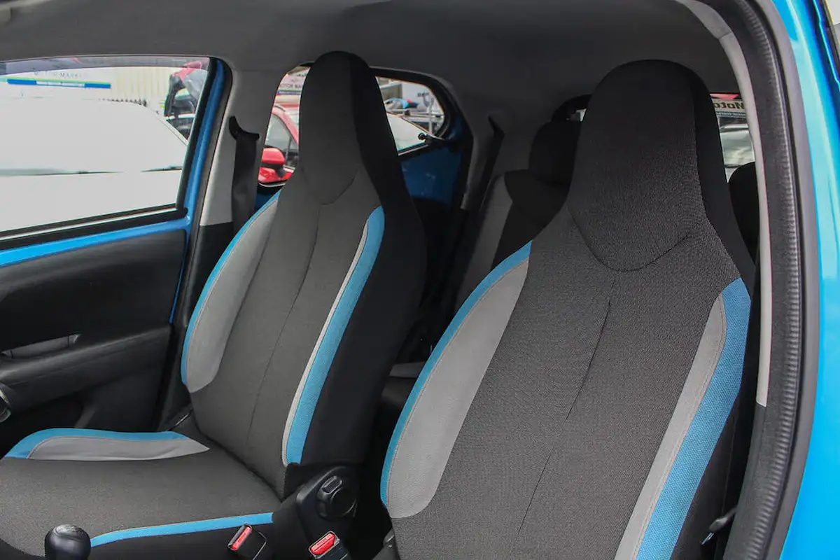 2015-toyota-aygo-10-vvt-i-x-cite-2-68bhp-x-tra-convenience-5d-big-18