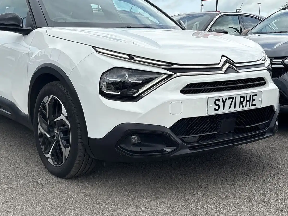 2021-citroen-c4-12-puretech-sense-big-18