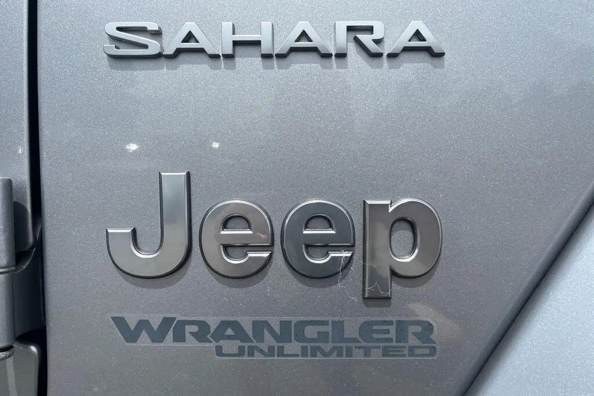 2019-jeep-wrangler-20-gme-sahara-hard-5d-big-25