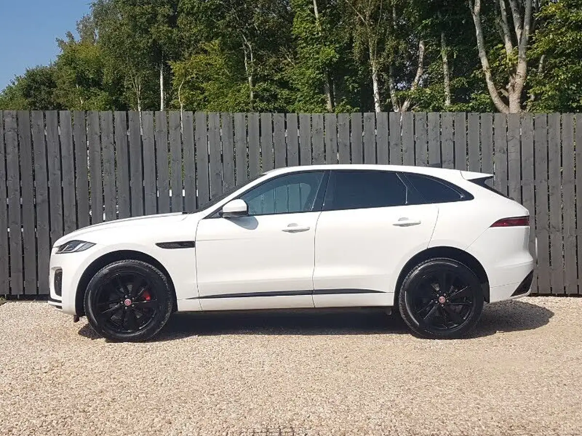 2022-jaguar-f-pace-20-d165-r-dynamic-s-big-3