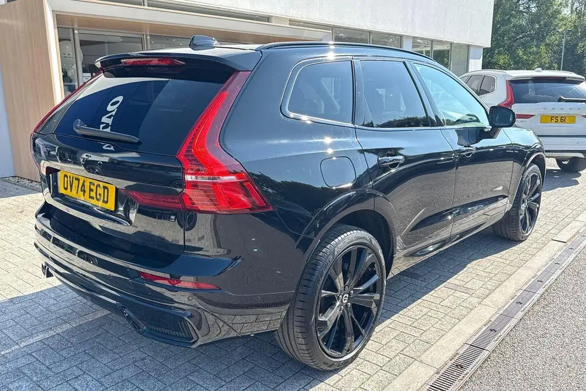 2024-volvo-xc60-20-t8-ultra-black-edition-big-6