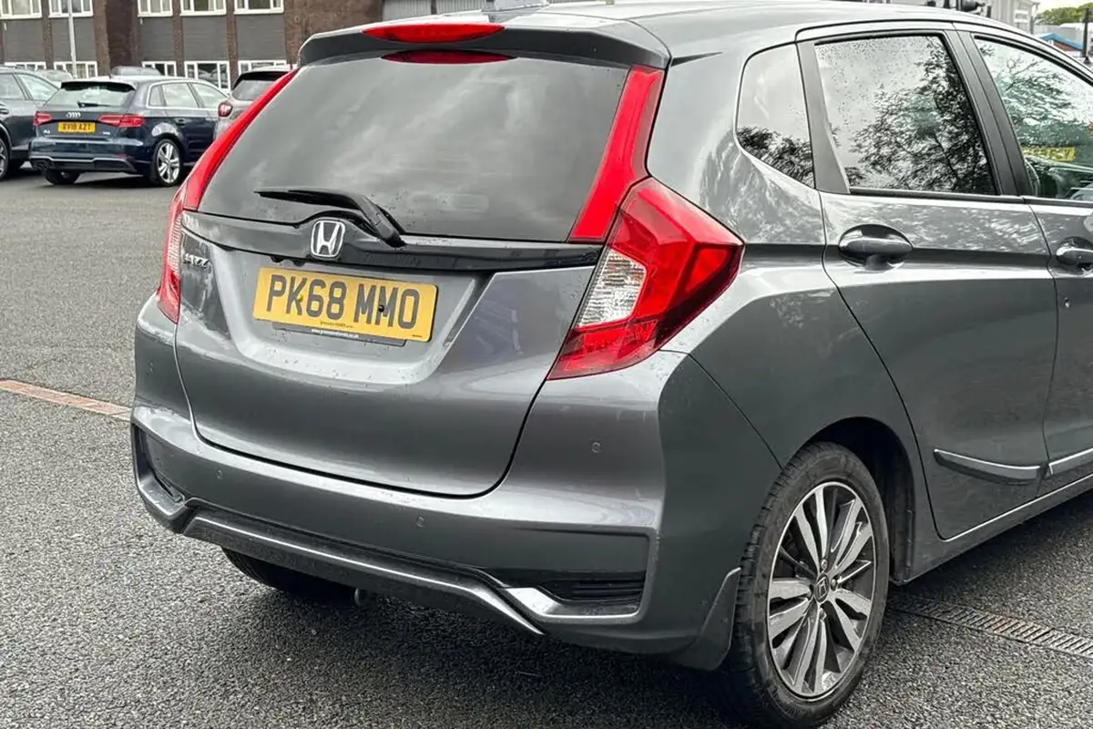 2018-honda-jazz-13-i-vtec-ex-navi-cvt-big-9