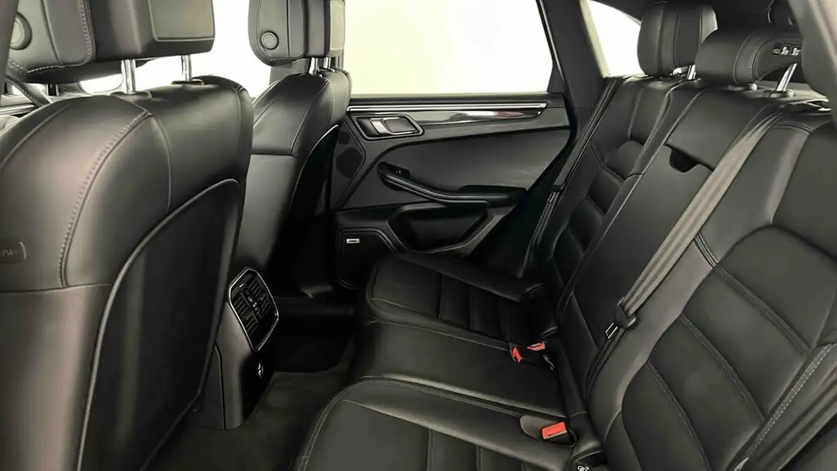 2020-porsche-macan-30-v6-s-big-10
