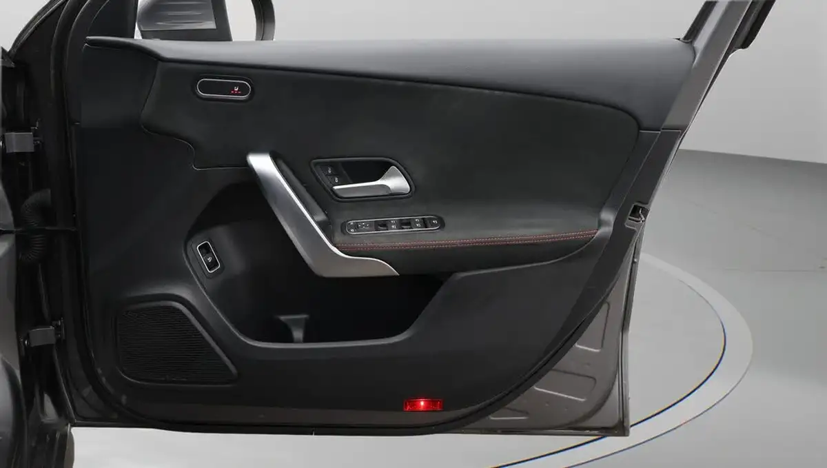 2020-mercedes-benz-a-class-13-a200-amg-line-saloon-4d-7g-dct-big-15