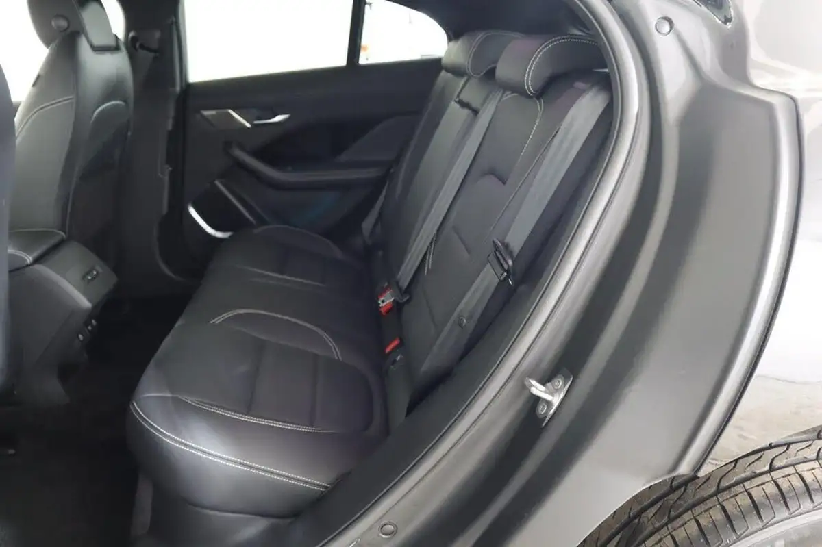 2022-jaguar-i-pace-ev400-hse-black-big-15