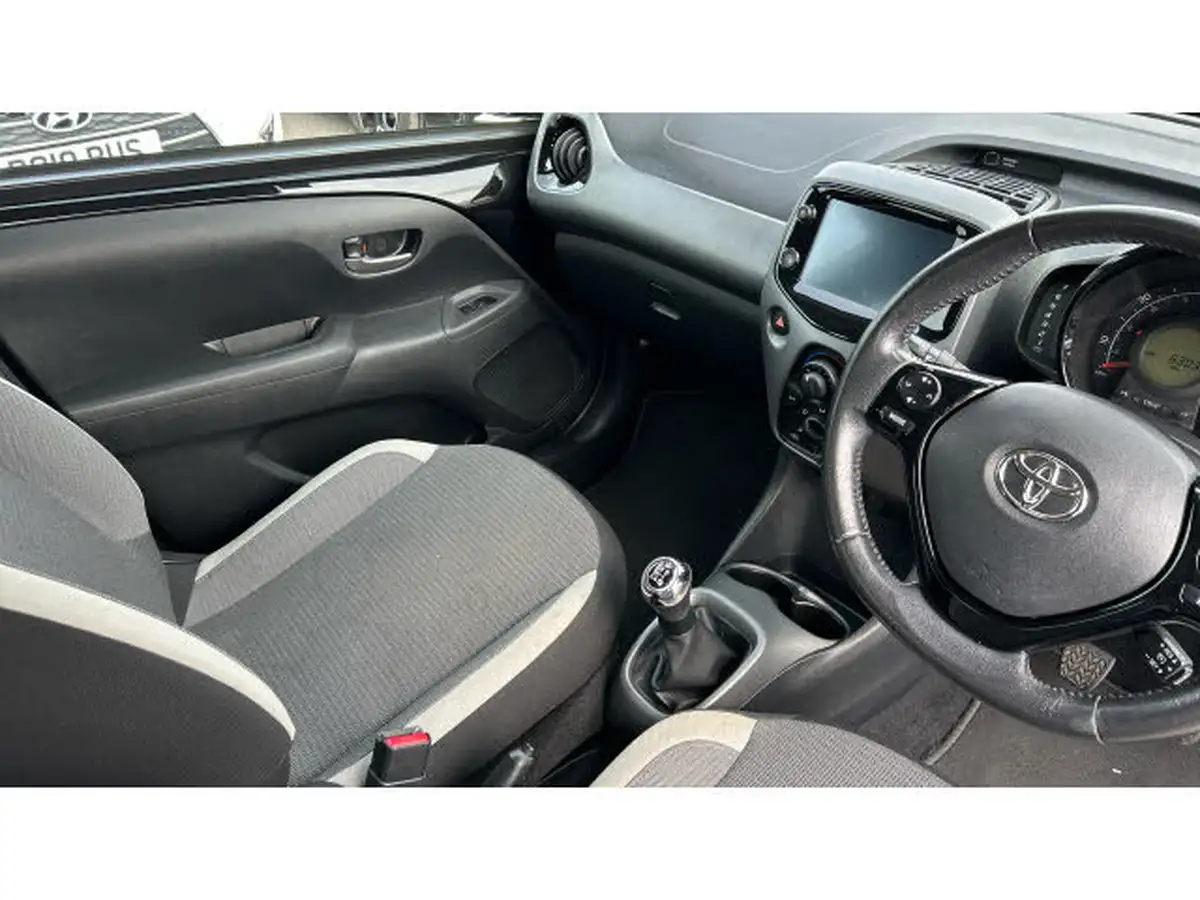2021-toyota-aygo-10-vvt-i-x-play-tss-big-13