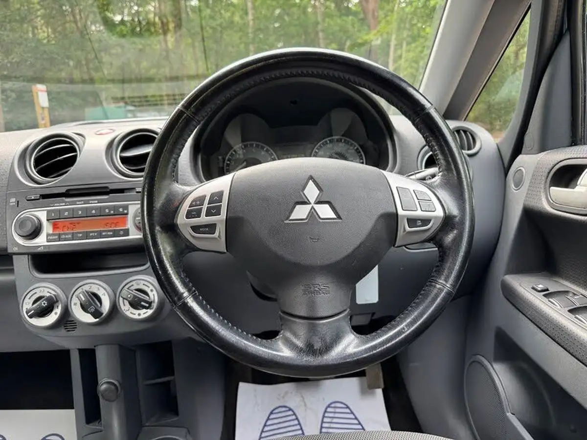 2011-mitsubishi-colt-13-cz2-5d-amt-big-25