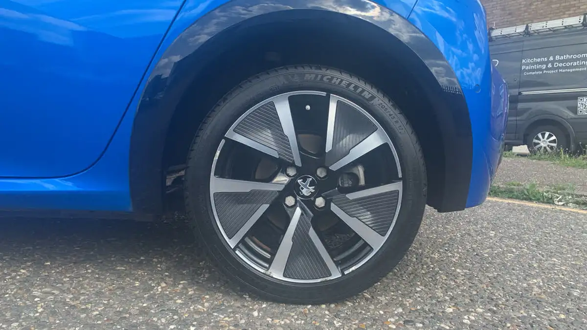2022-peugeot-208-e-gt-136bhp-50kwh-big-14