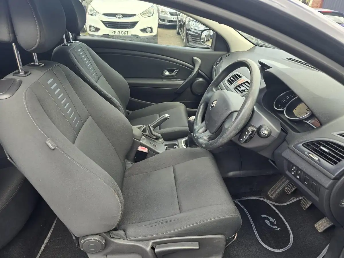 2010-renault-megane-15td-expression-15dci-86bhp-coupe-2d-big-10