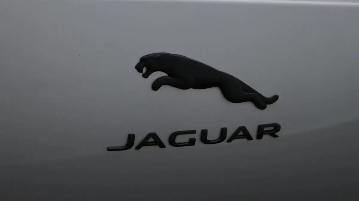2022-jaguar-i-pace-ev400-hse-black-big-22