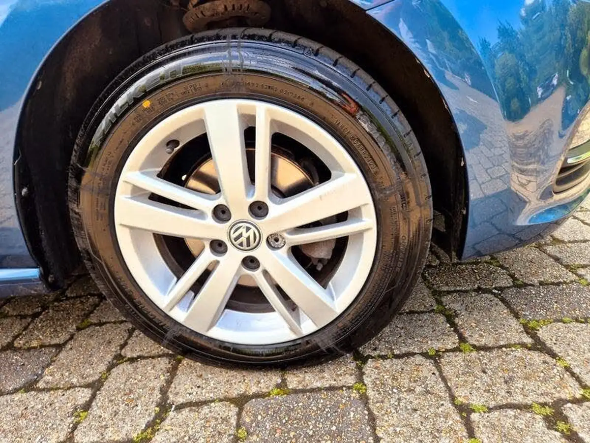 2016-volkswagen-polo-12-tsi-match-3d-big-30